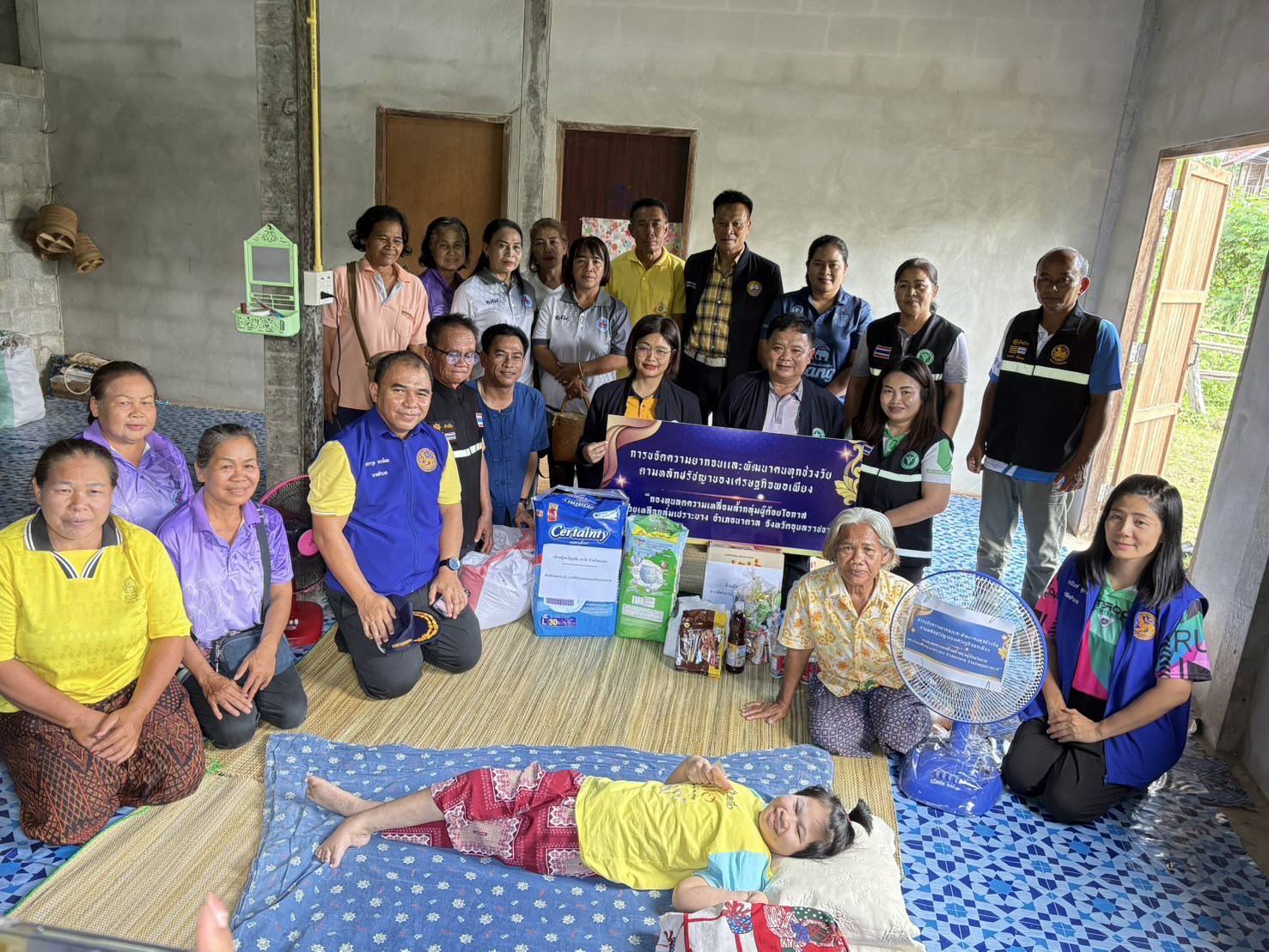 พช.นาตาล ร่วมลงพื้นที่เยี่ยมให้กำลังใจและให้ความช่วยเหลือกลุ่มเปราะบางในเขตพื้นที่อำเภอนาตาล